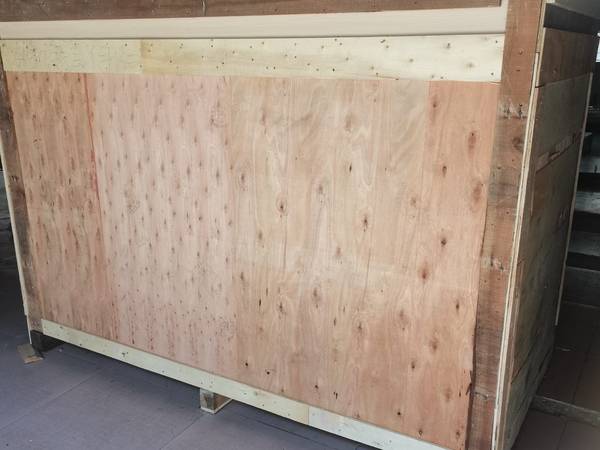 Wooden case packing